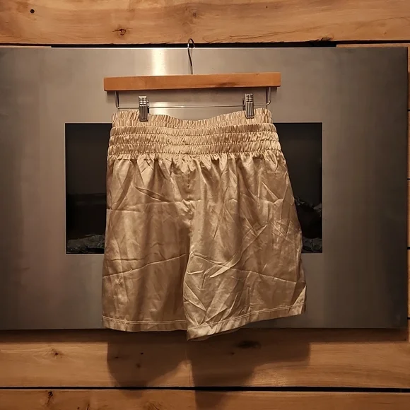 ASOS Gold Short Size Medium - Picture 3 of 3